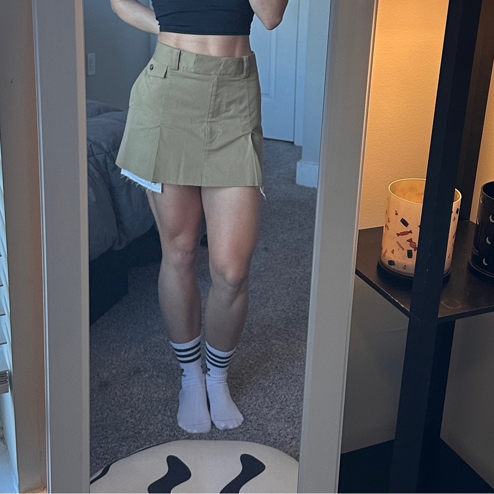 H&M pleated skirt